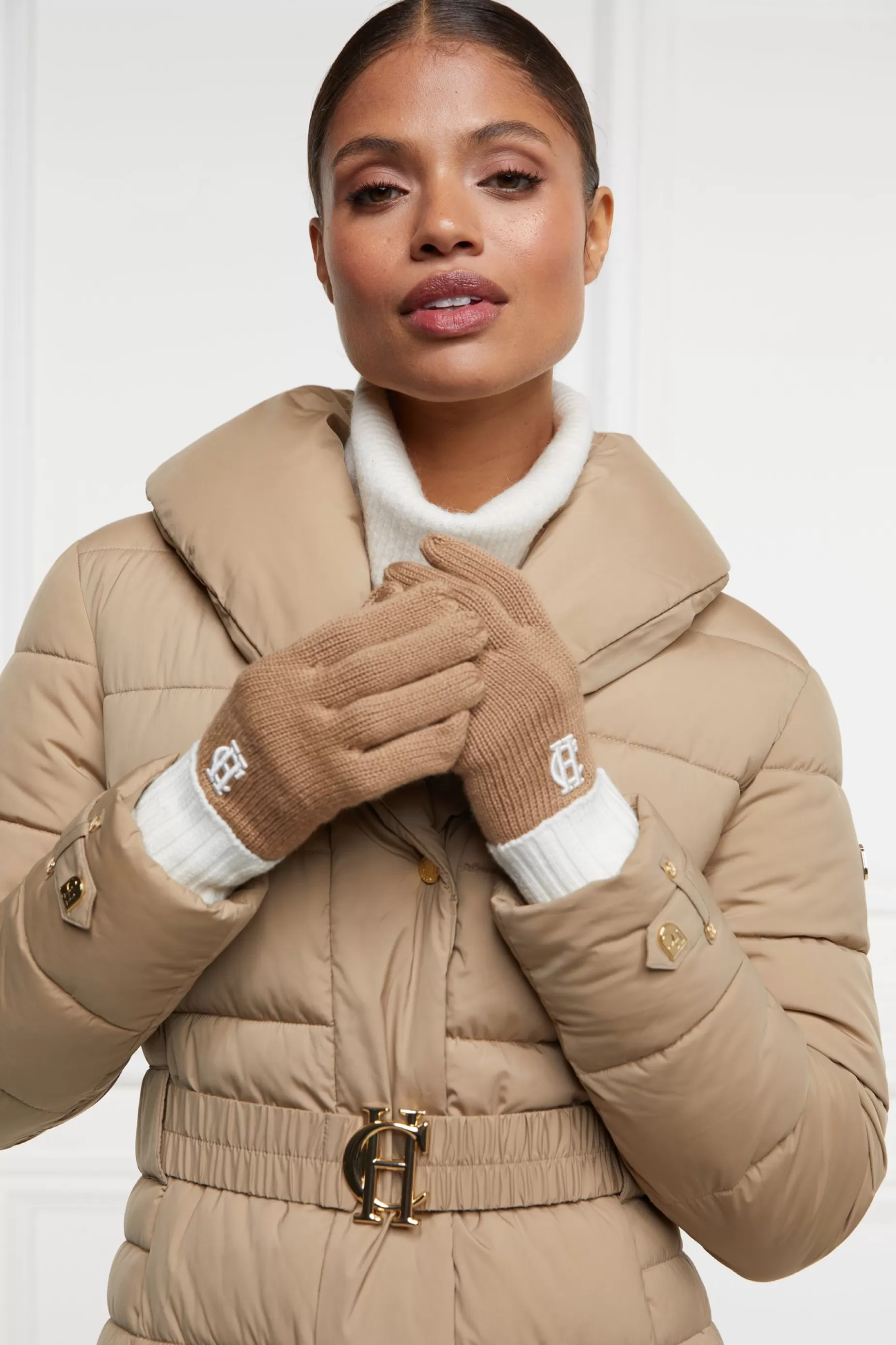 Holland Cooper Gifts For Her | The Perfect Gesture>Chelsea Logo Knitted Gloves Camel Cream