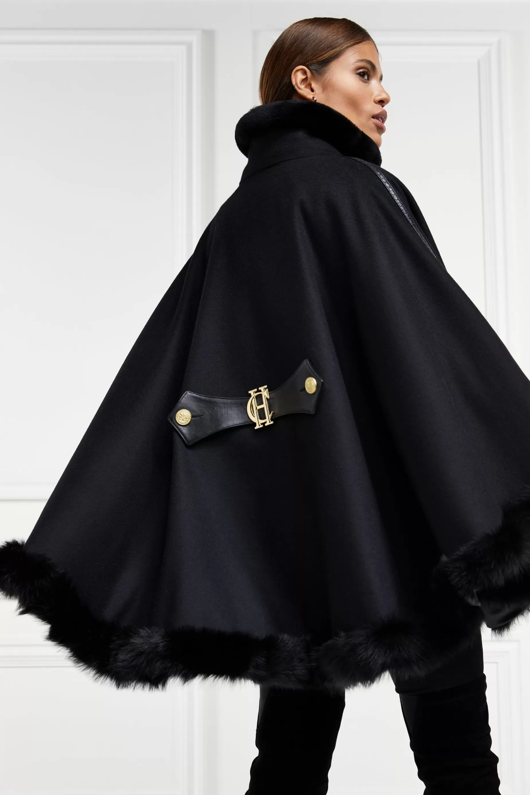 Holland Cooper Capes>Gold Label Chiltern Cape Soft Black