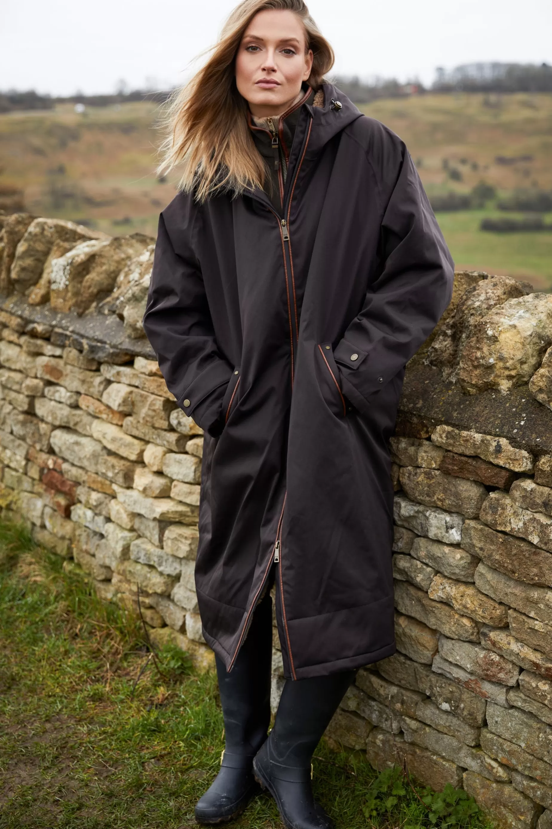 Holland Cooper Jackets | Shop By Product>One-Size Waterproof Coat Chocolate