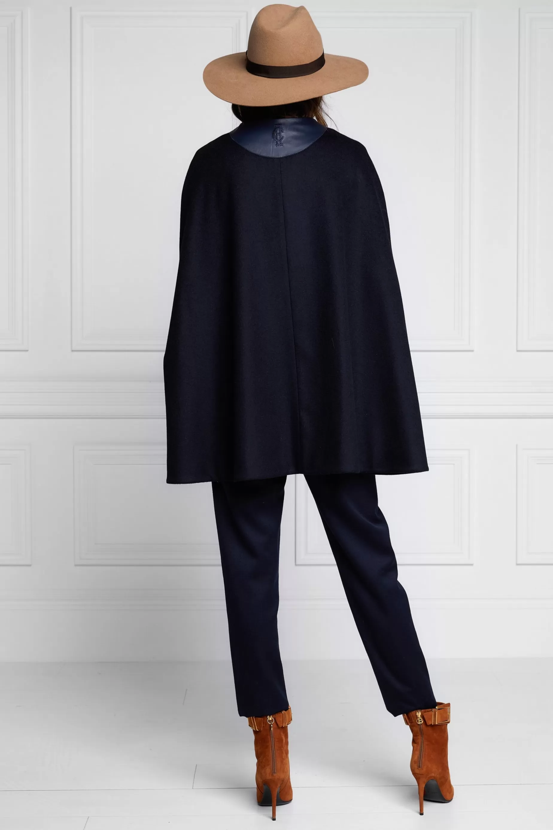 Holland Cooper Capes>Slim Cape Soft Navy