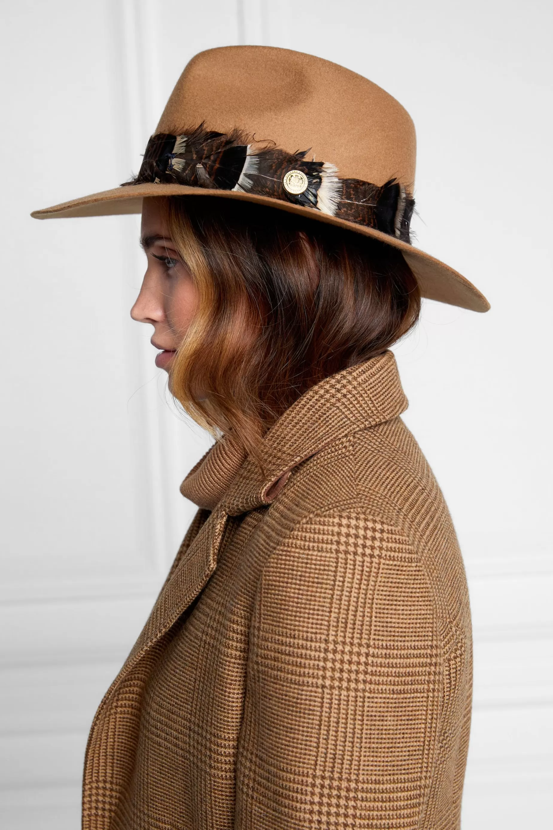 Holland Cooper Hats & Headbands | Hats & Headbands>Trilby Hat Iridescent Feather Band Camel